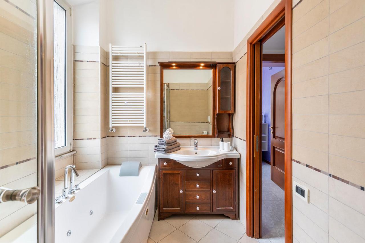 Hostly - Domus Happya - Dream In The Appia Antica Park Apartment Rome Bagian luar foto
